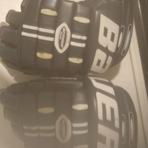Hockey gloves